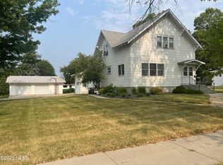 405 4th St NW, Watertown, SD 57201