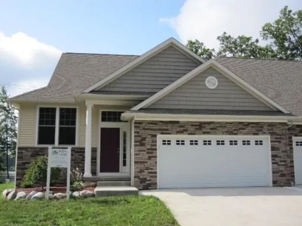 6260 Hilltop Ct, Bath, MI 48808