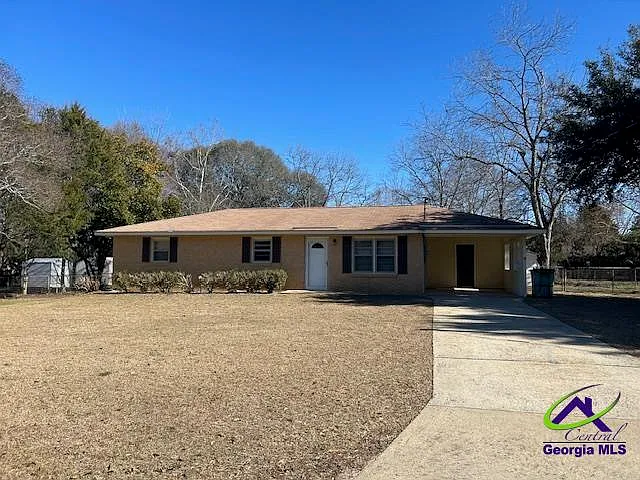 110 Mason Dr — Photo 2