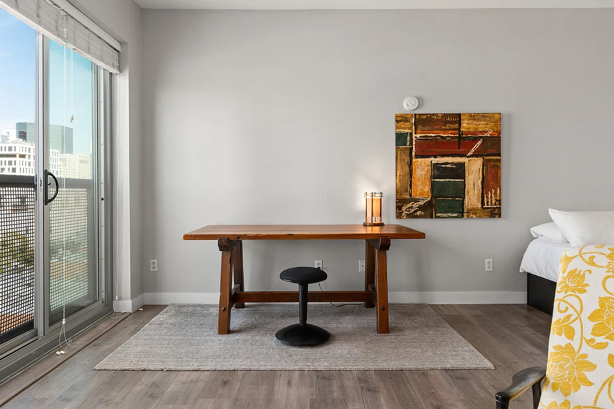Studio, 636 sqft, $4,000 — Photo 2