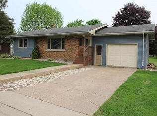 517 High St, Highland, WI 53543