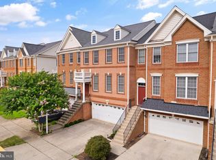 25260 Lyon Ter, Chantilly, VA 20152