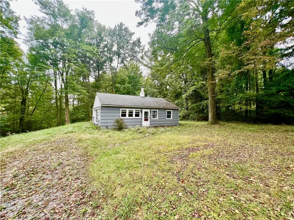 114 Wood St, New Castle, PA 16102