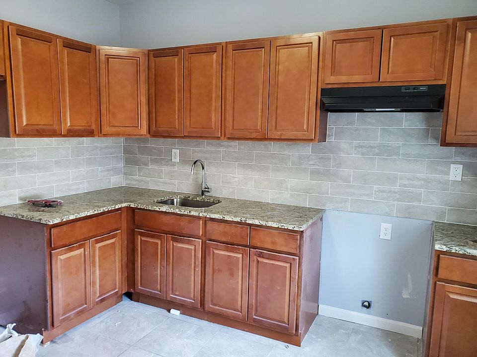 1st image of 82 N 17th St Floor 2