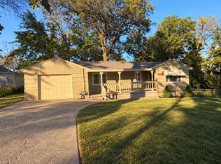 8804 E 49th St, Kansas City, MO 64129