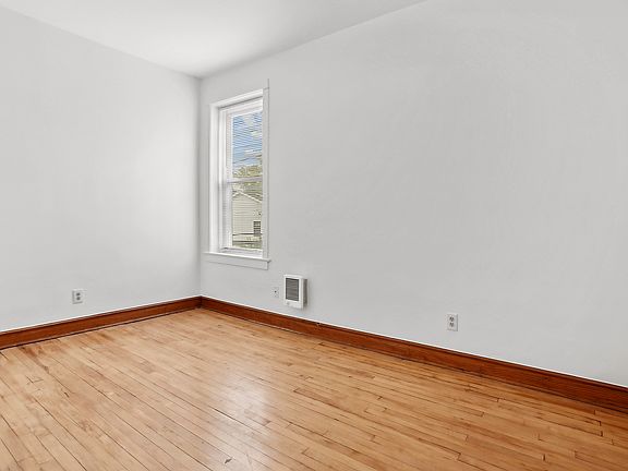 5th image of 3716 W Cullom Ave #3