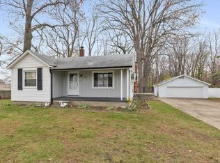 920 W Gardenia Ave, Madison Heights, MI