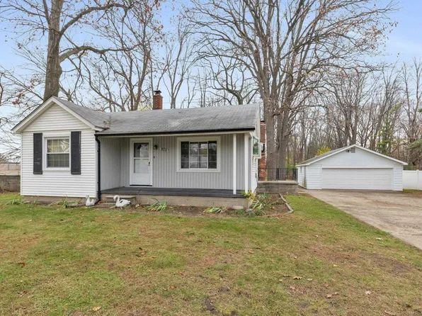 920 W Gardenia Ave, Madison Heights, MI 48071