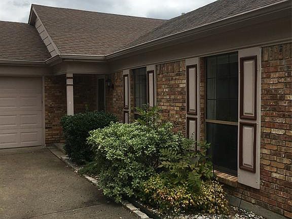 2nd image of 2304 Woodhollow Ave