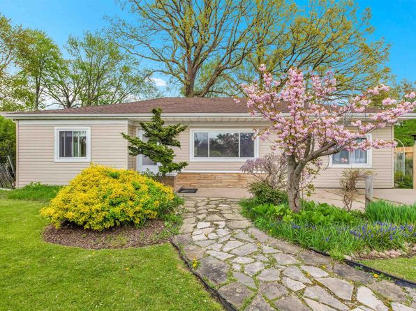 28316 Little Mack Ave, Saint Clair Shores, MI 48081