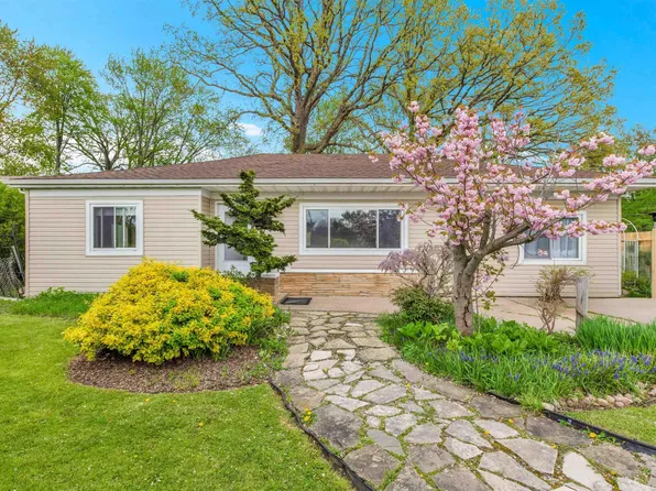 28316 Little Mack Ave, Saint Clair Shores, MI 48081