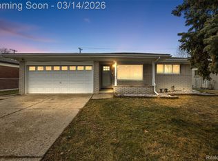 36745 Adele Dr, Sterling Heights, MI