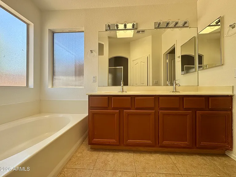 2302 E Edna Ave — Photo 28
