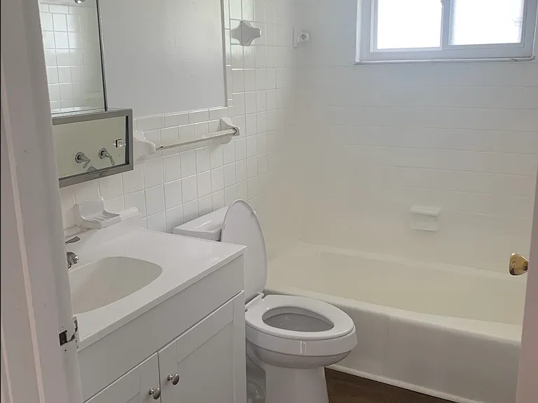4103 E 4th St #8 — Photo 7