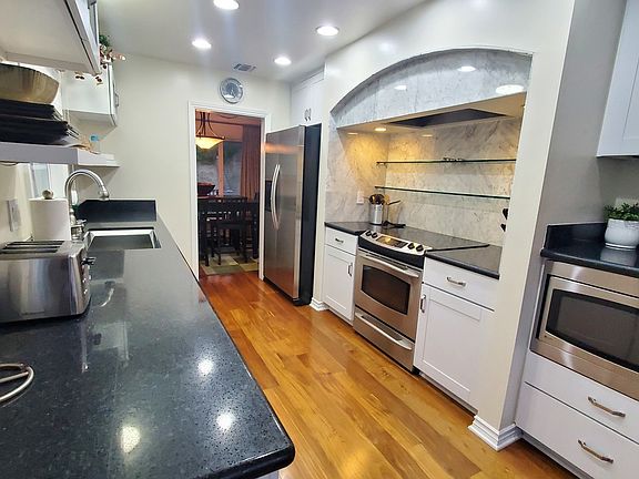 3rd image of 6103 S Croft Ave