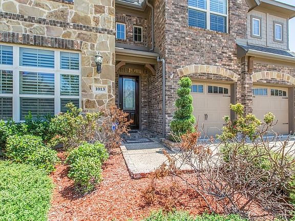 3rd image of 1013 Brendan Dr