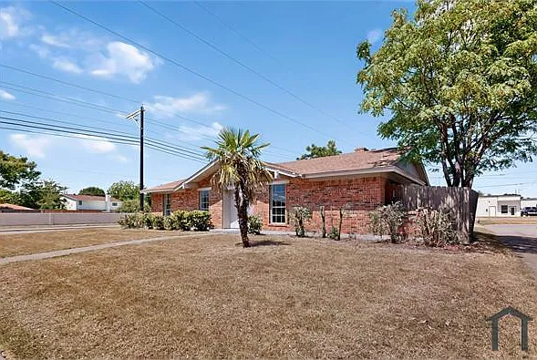 3437 Latham Dr