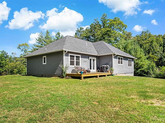 5th image of 116 Lily Branch Dr