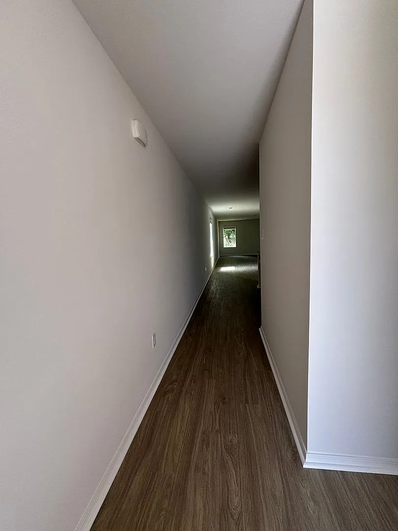 Single-Story 4BR Home with Spacious Layout — Photo 3