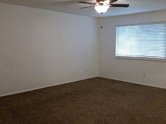 3rd image of 5406 142nd Pl NE