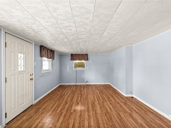 2nd image of 41511 Hazelwood St
