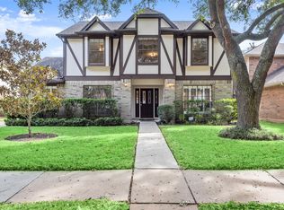 2415 Parkwood Ln, Sugar Land, TX 77479