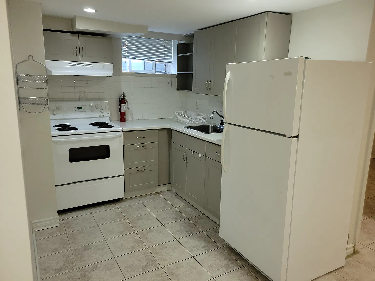 16 Golfdale Road Toronto — Photo 2