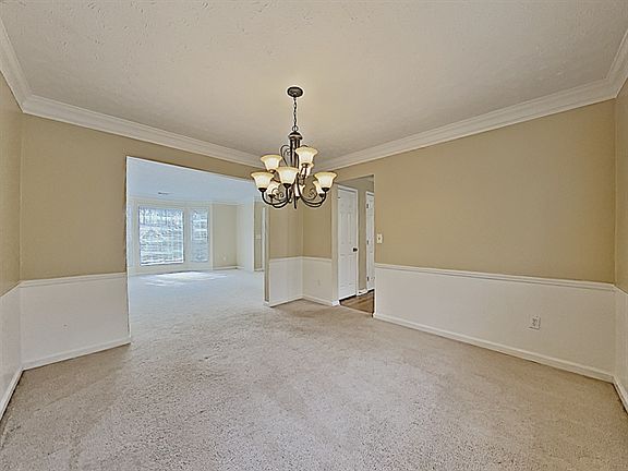 5th image of 191 Windsor Chase Dr