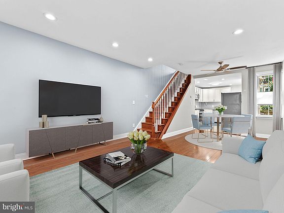 4th image of 3026 W Harper St