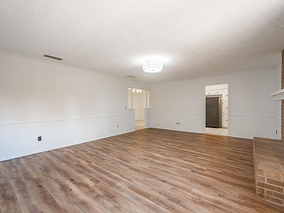 3rd image of 4904 Yale St APT A