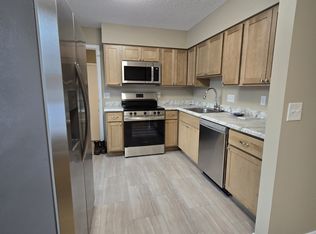 2125 Hollywood Blvd, Iowa City, IA 52240