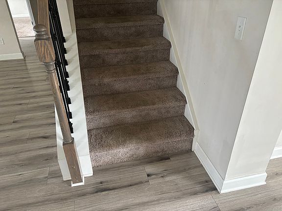 5th image of 505 Buxton Ct