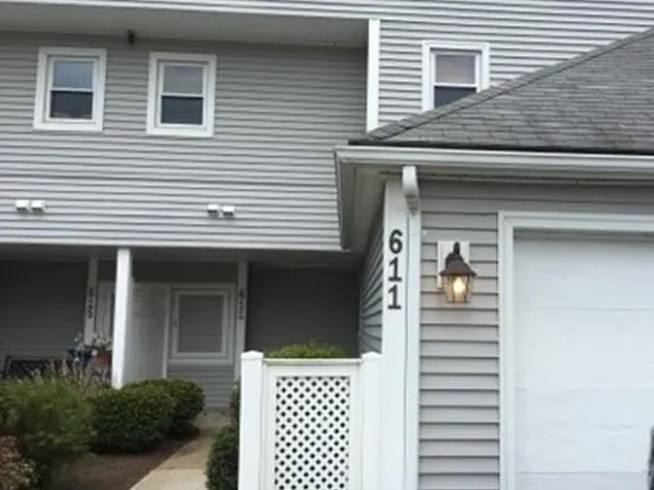 611 White Cliff Dr, Plymouth, MA 02360