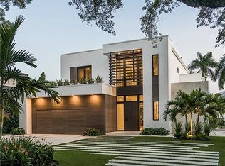 376 1st Ave N, Naples, FL 34102