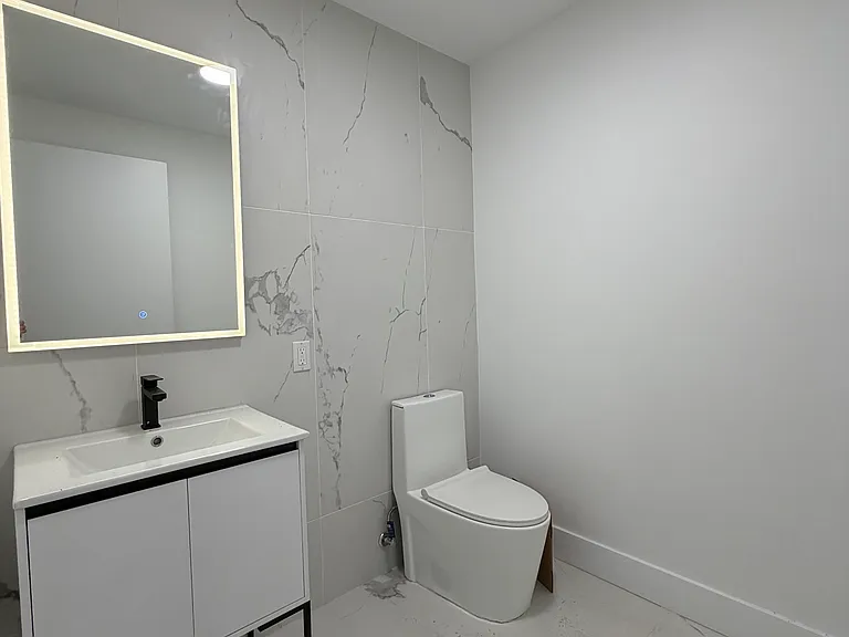 286 Hawthorne Ave #1 — Photo 9