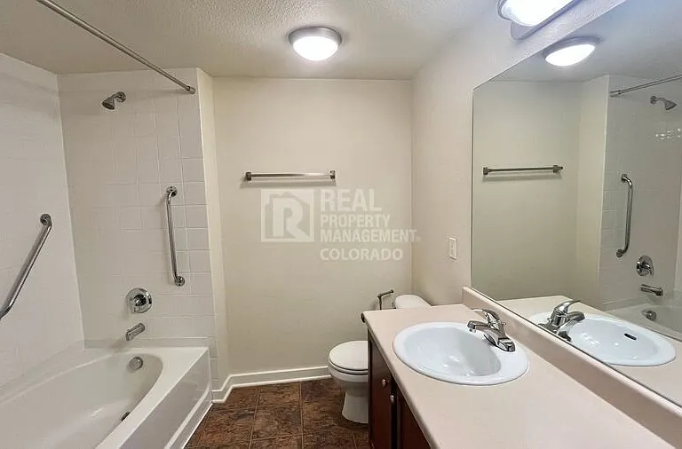 7240 W Custer Ave #411 — Photo 14