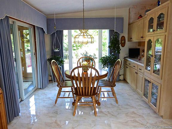 5th image of 28 Cherry Hill Rd