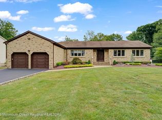 12 Jared Ln, Manalapan, NJ 07726