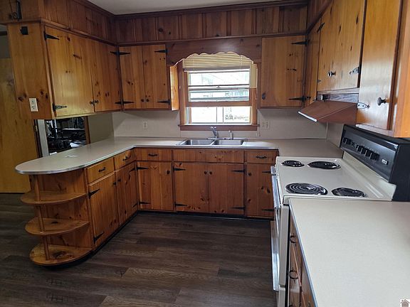 5th image of 405 W Clay St