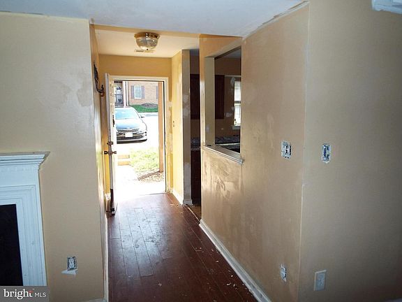 5th image of 8720 Sugarwood Ln #1