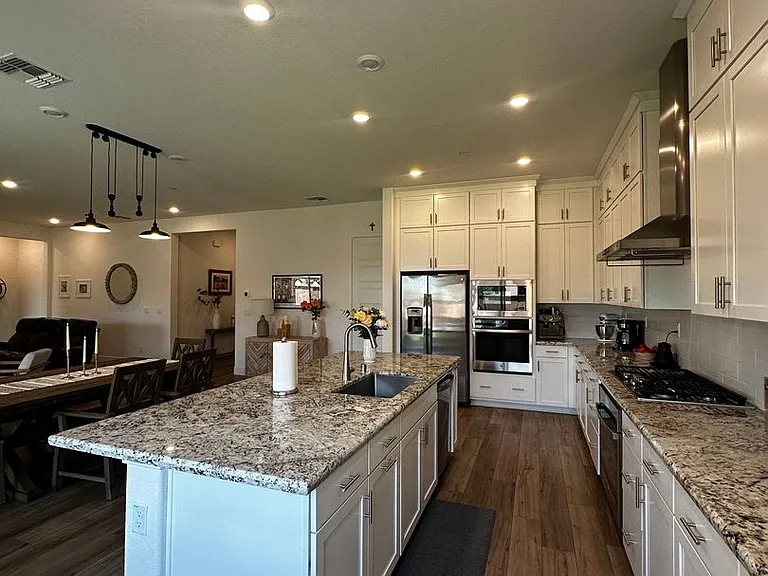 2305 Banks Dr — Photo 5
