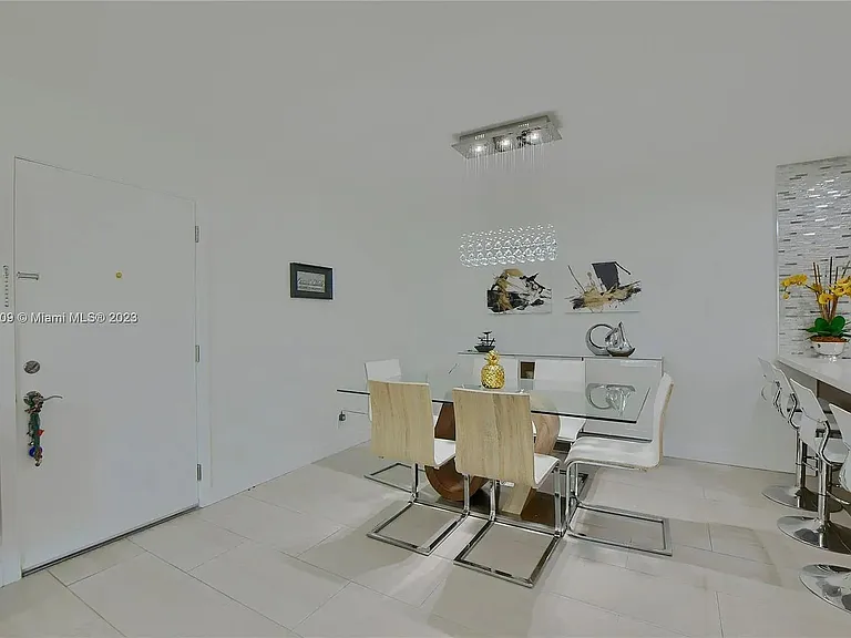 22745 SW 66th Ave #206 — Photo 5