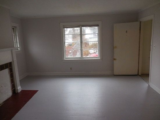 4th image of 4 Dogwood Ln APT 4