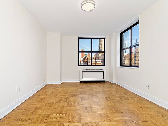 4th image of 400 E 71st St APT 15J
