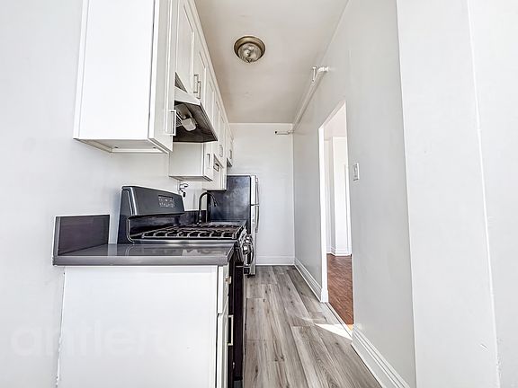 3rd image of 2506 W 6th St #Q1106