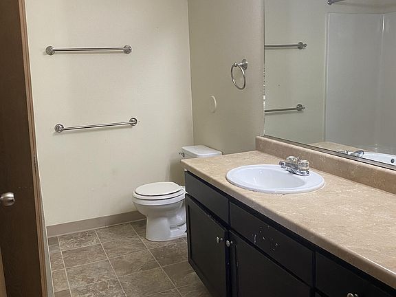 3rd image of 4370 Maricopa Dr #101
