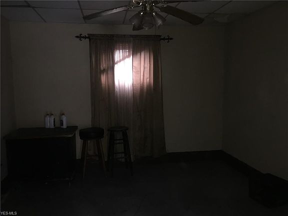 5th image of 1741 Eastham Ave