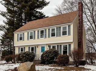 4 Pinewood Rd, Chelmsford, MA 01824