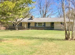 15261 Hemlock Point Rd, Chagrin Falls, OH 44022