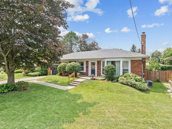 326 Cochrane St, Whitby, ON L1N 5J3